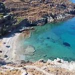 Luxurious Beachfront Haven In Kea *