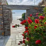 Luxurious Beachfront Haven In Kea Apartmán *