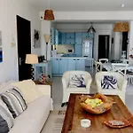 Apartmán Luxurious Beachfront Haven In Kea