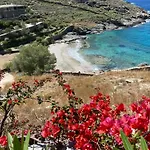 Luxurious Beachfront Haven In Kea Apartmán *