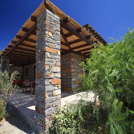Luxurious Beachfront Haven In Kea Apartmán *