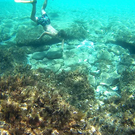 Luxurious Beachfront Haven In Kea