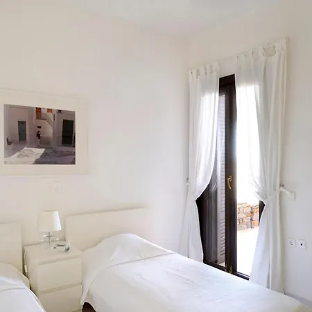 Luxurious Beachfront Haven In Kea