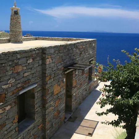 Apartment Luxurious Beachfront Haven In Kea