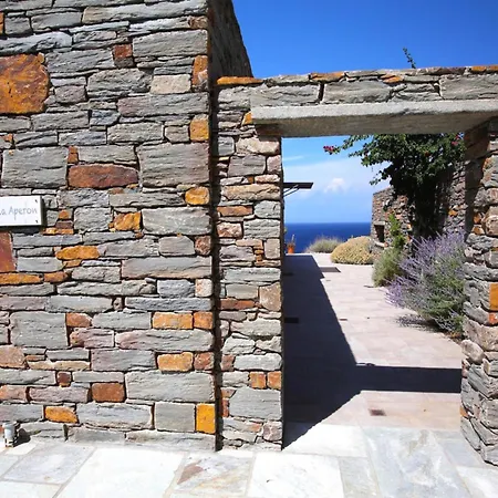 Luxurious Beachfront Haven In Kea *