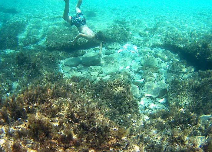 Luxurious Beachfront Haven In Kea