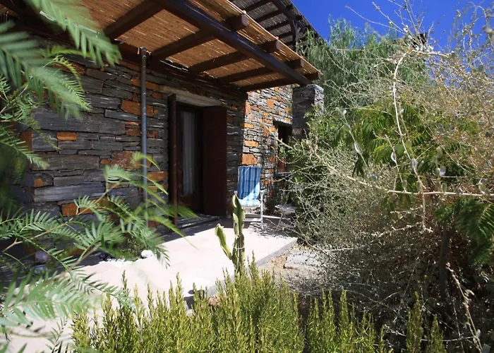 Luxurious Beachfront Haven In Kea *