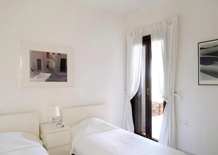 Luxurious Beachfront Haven In Kea